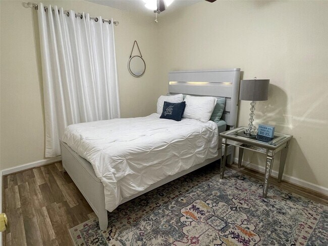 Building Photo - 1212 55th St