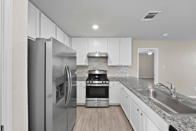 Building Photo - Stylish One Story Living with Modern Upgrades and Resort Style Amenities