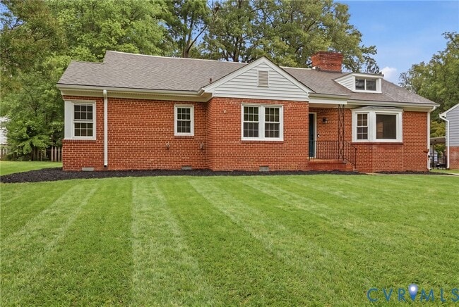 Building Photo - 7603 S Pinehill Dr