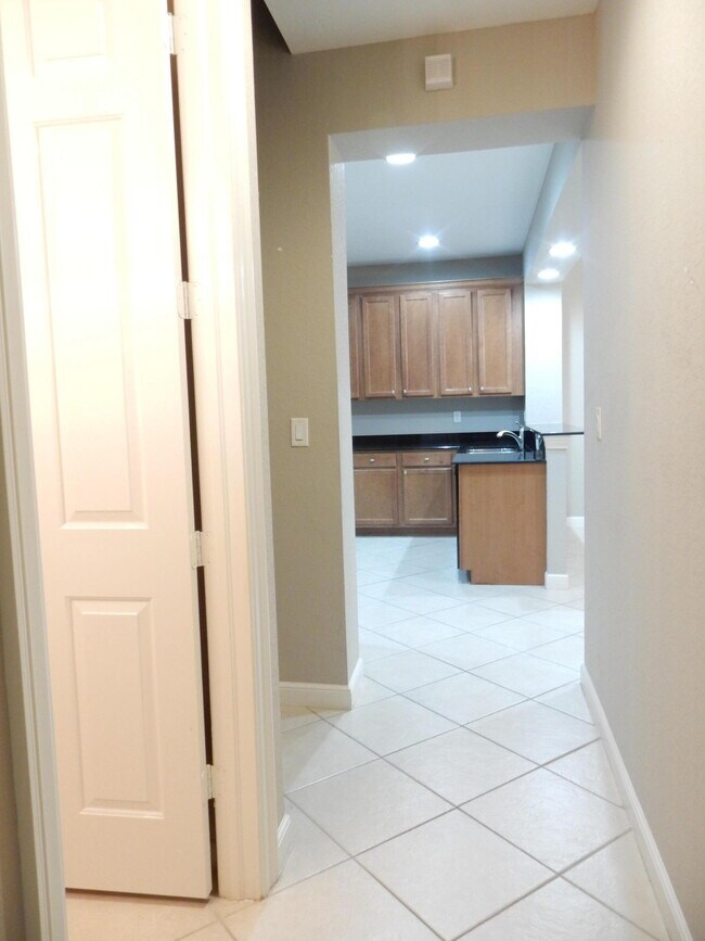 Building Photo - 661 Corte Madera Ln