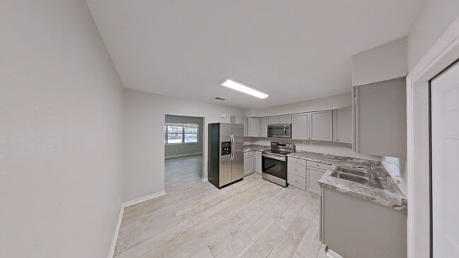 Building Photo - NE 16th Ave 1644-1648