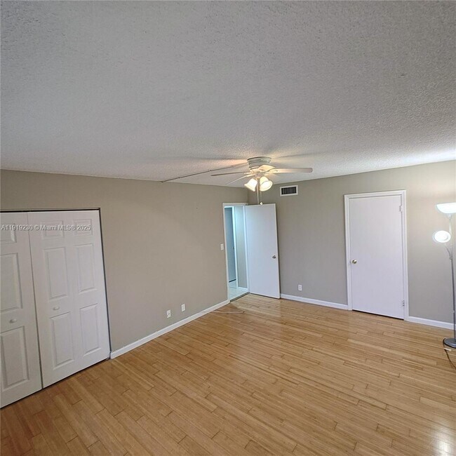 Building Photo - 7051 Environ Blvd