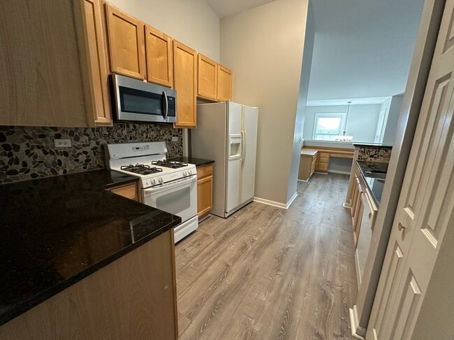 Building Photo - 707 Genesee Dr