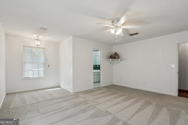 Building Photo - 325 White Oak Pl