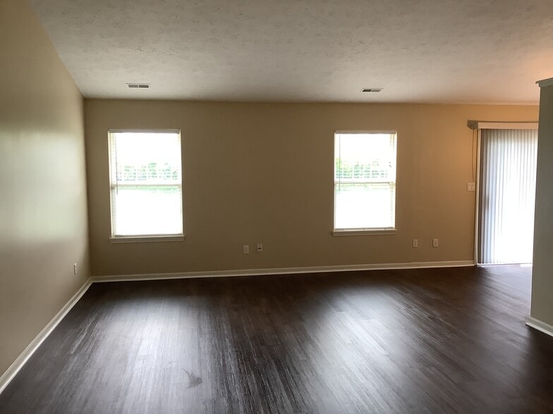 Building Photo - 6002 Candlewick Dr