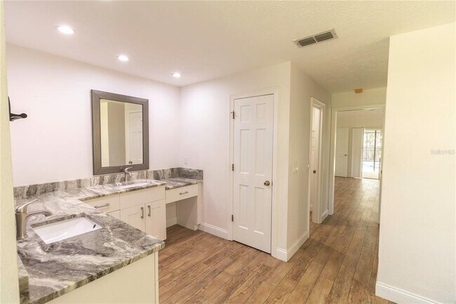 Building Photo - 2505 Buckhorn Run Dr
