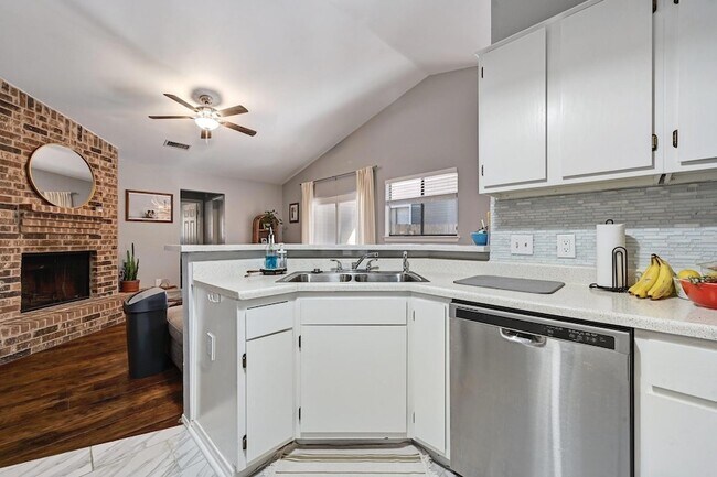 Building Photo - 2503 Howellwood Wy