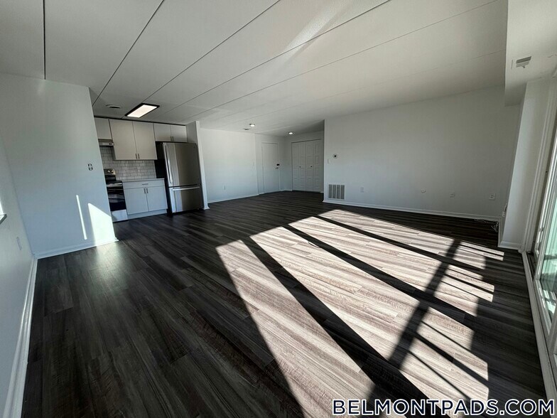 Building Photo - 53 Hill Rd