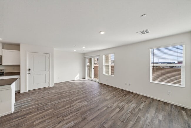 Building Photo - Beautiful Brand New Townhome in North Las Vegas