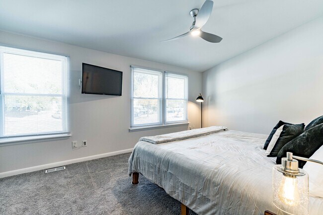 Building Photo - 1708 Ithaca Ln