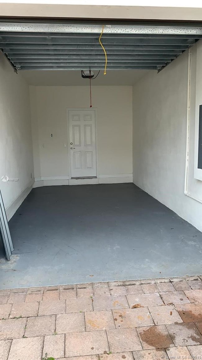 Building Photo - 6175 NW 104th Ct