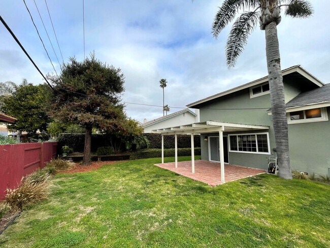 Building Photo - Spacious Corner Lot Home in Desirable Vent...