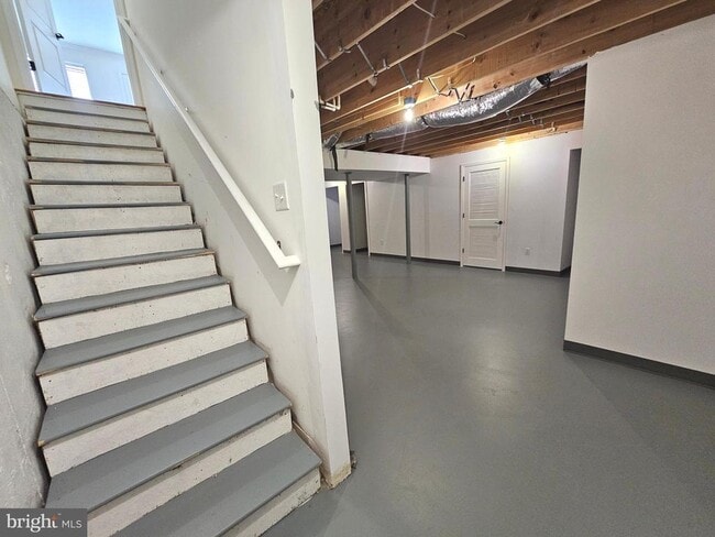 Building Photo - 269 S Marshview Terrace