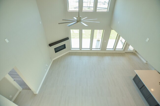 Building Photo - 7610 Blue Finch Ln