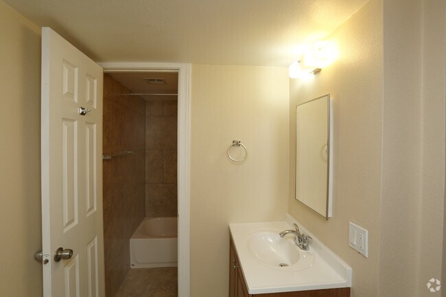 Bathroom - Radius Apartments