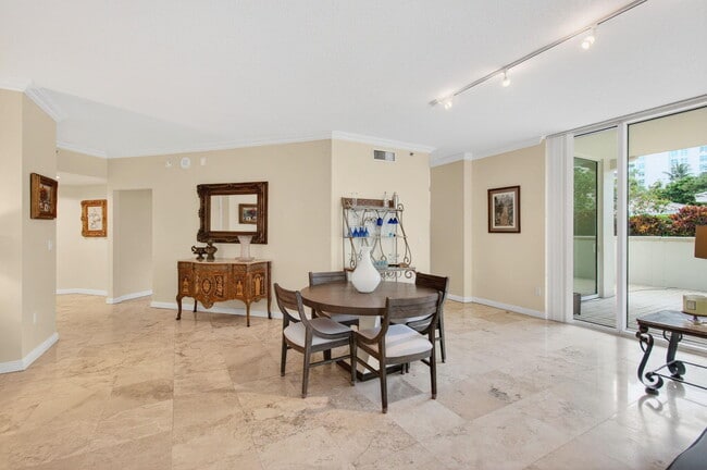 Building Photo - 3700 S Ocean Blvd