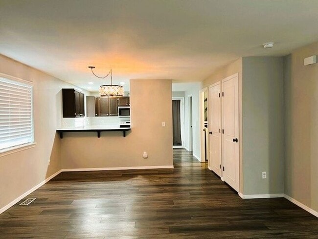 Building Photo - 19420 Valley View Dr