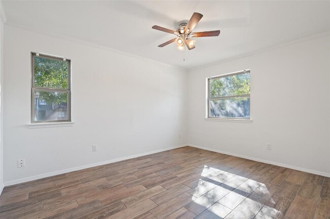 Building Photo - 5608 Cougar Dr