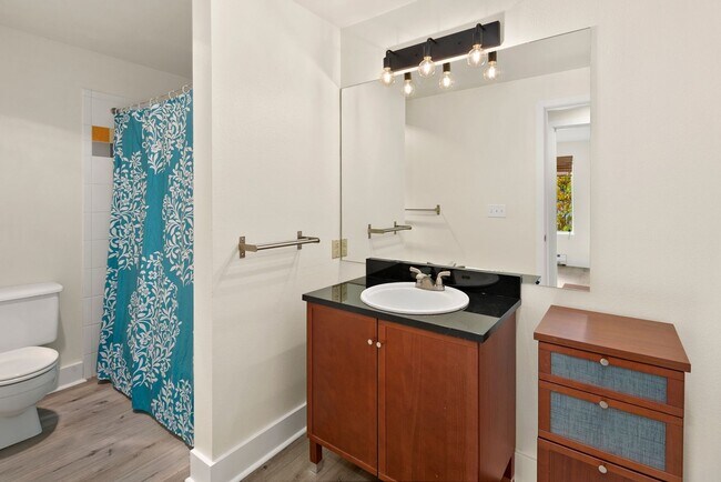 Building Photo - 1Bd/1Ba Seattle Condo