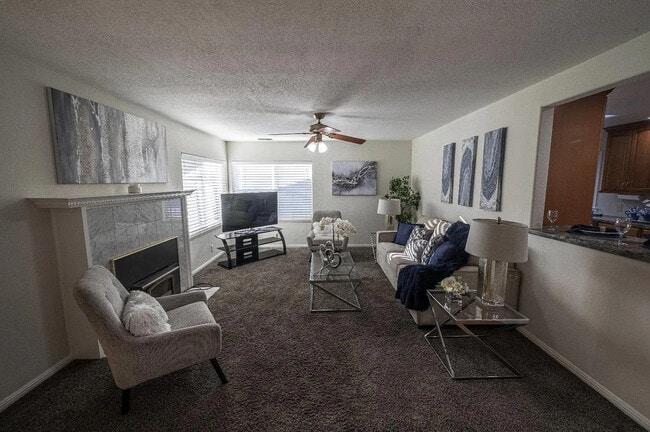 Building Photo - 1915 Washington St