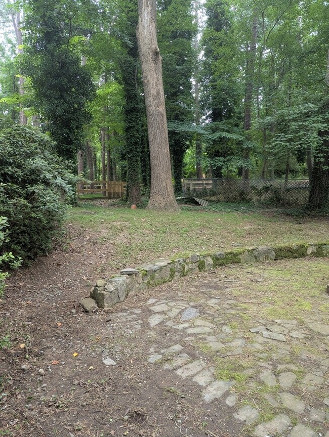 Building Photo - 23 S Circle Dr