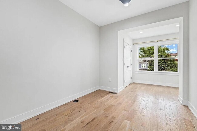 Building Photo - 3525 16th St NW