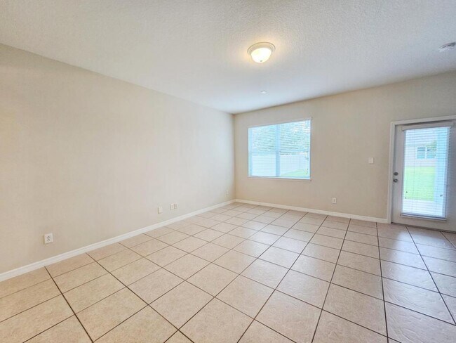 Building Photo - 12754 Garridan Ave