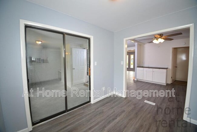 Building Photo - 3821 S 93rd E Ave