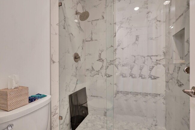 Building Photo - 11615 Paradise Cove Ln