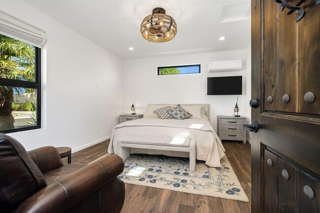 Building Photo - 96 Vía Bella