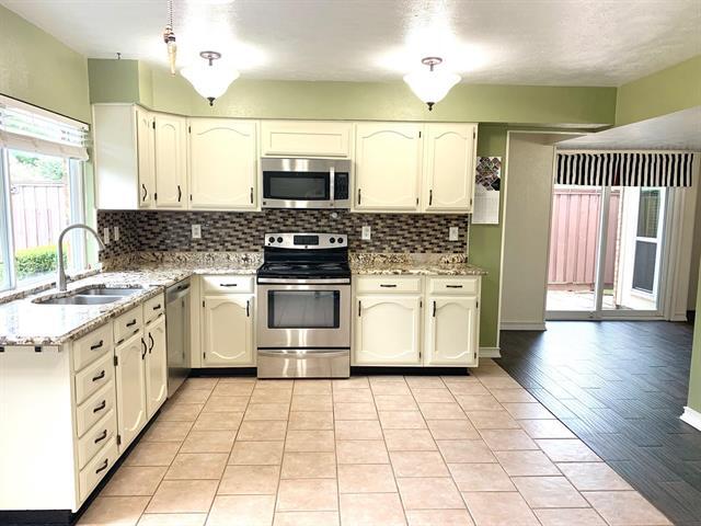 Building Photo - 1209 Crestwood Ct
