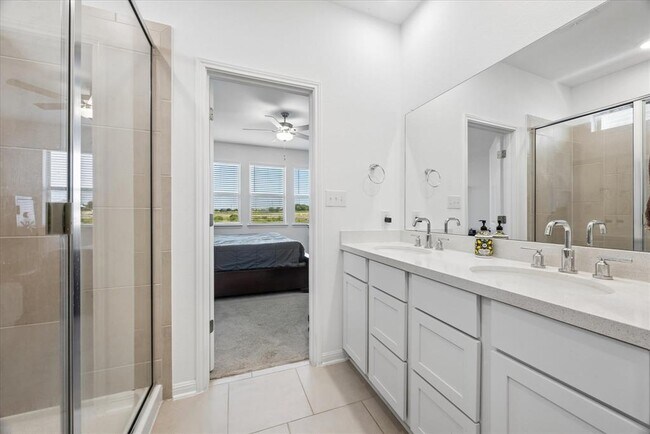Building Photo - 685 Papaya Dr