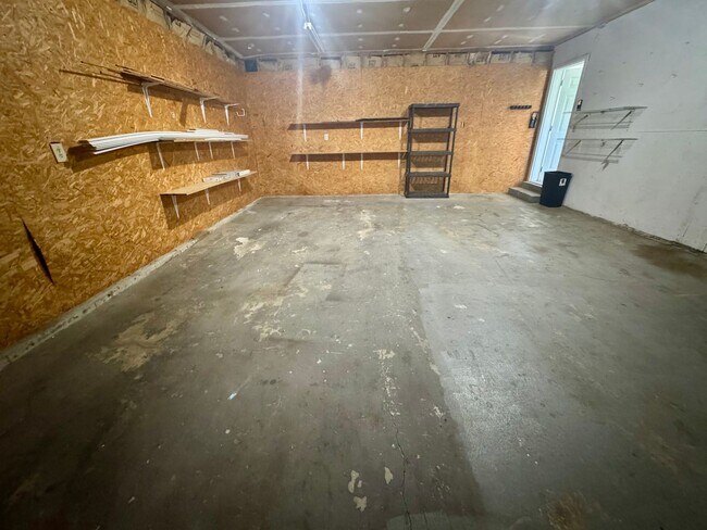 Building Photo - 3 Bedroom 2.5 Bath home in Troy, MO!