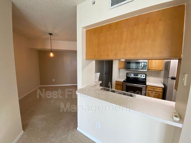 Building Photo - 1050 Bella Vista Blvd