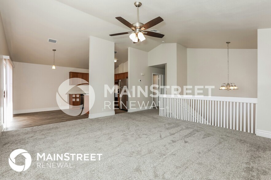 Building Photo - 921 S Val Vista Dr