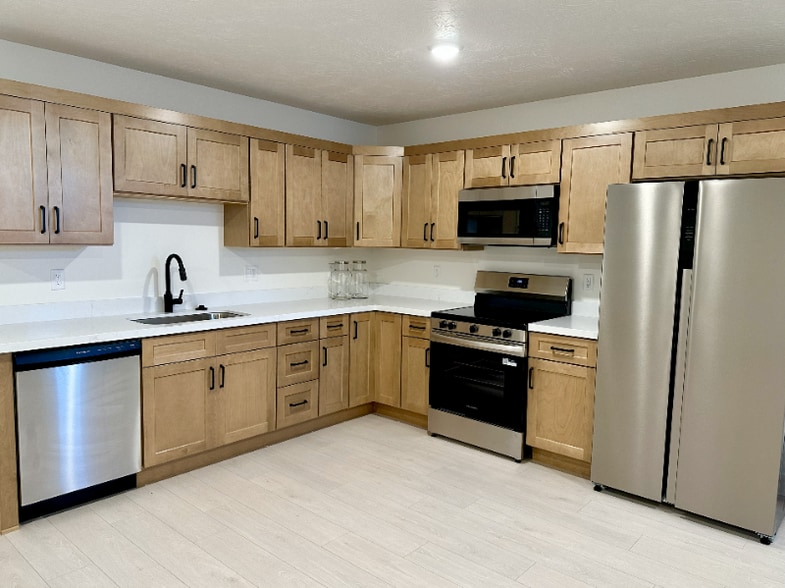 Building Photo - 6556 S 130 W