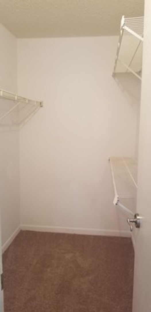 Building Photo - One bedroom condominium