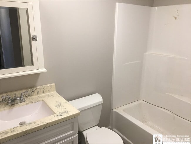 Building Photo - 106 Chautauqua Ave