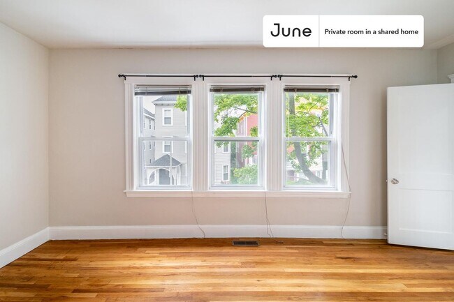 Building Photo - Room in Shared 4 bed/1 bath home