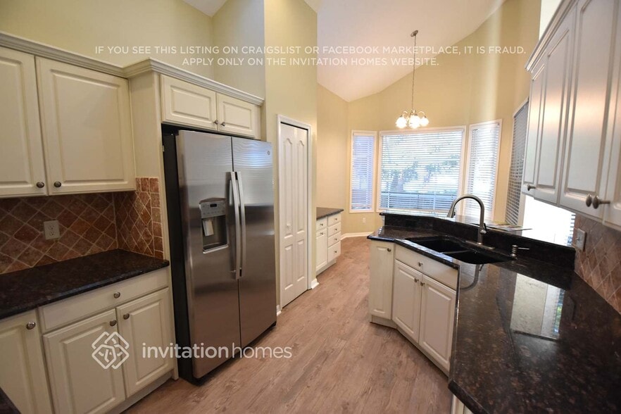 Building Photo - 272 Churchill Dr