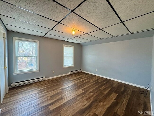 Building Photo - 341 Upper Front Ave