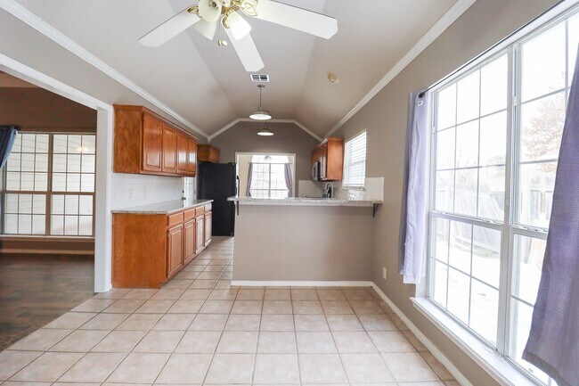 Building Photo - 3 Bed 2 Bath in Jenks - Available Now!
