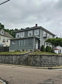 Building Photo - 37 1/2 Pleasant St