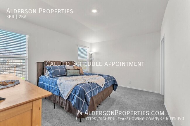 Building Photo - 4410 Lake Ritter St