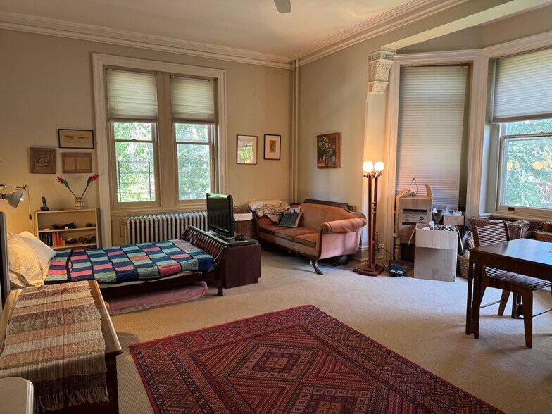 Building Photo - 3605 Hamilton St