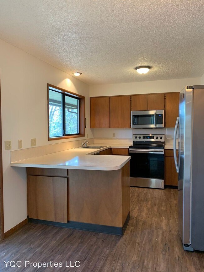 Building Photo - 1504 NE 115th St