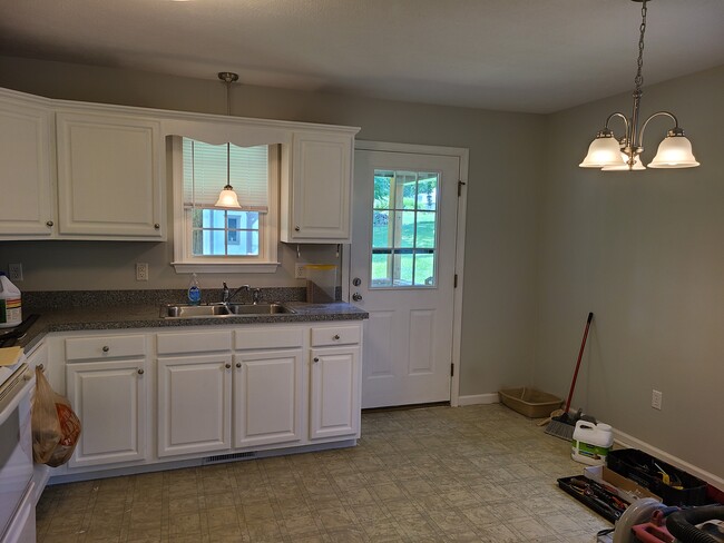 Building Photo - 236 Childs Rd