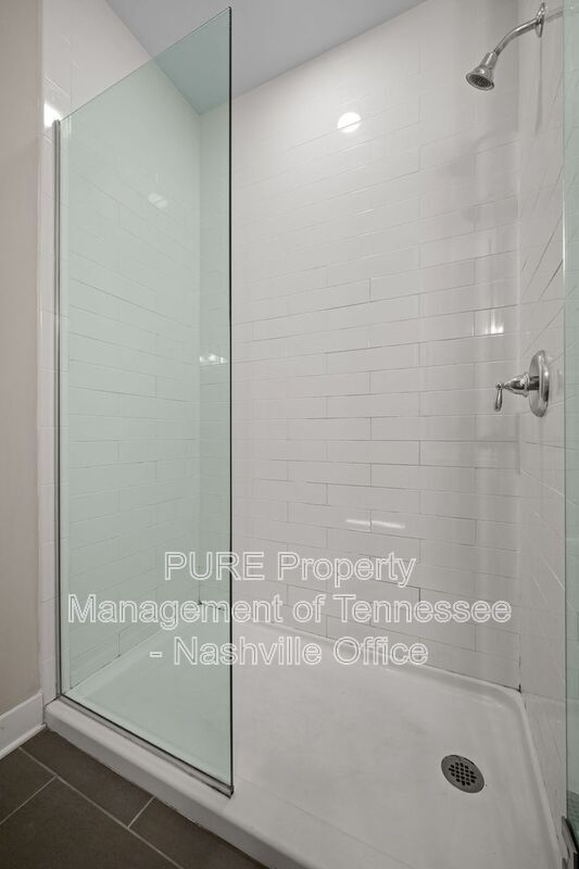 Building Photo - 215 Porter Village Cir