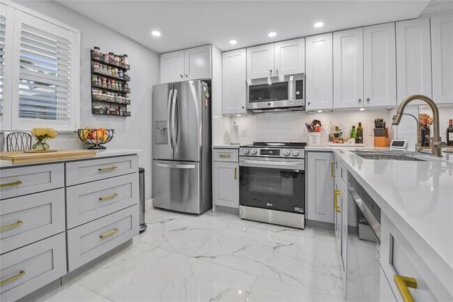 Primary Photo - 2809 Florida Blvd