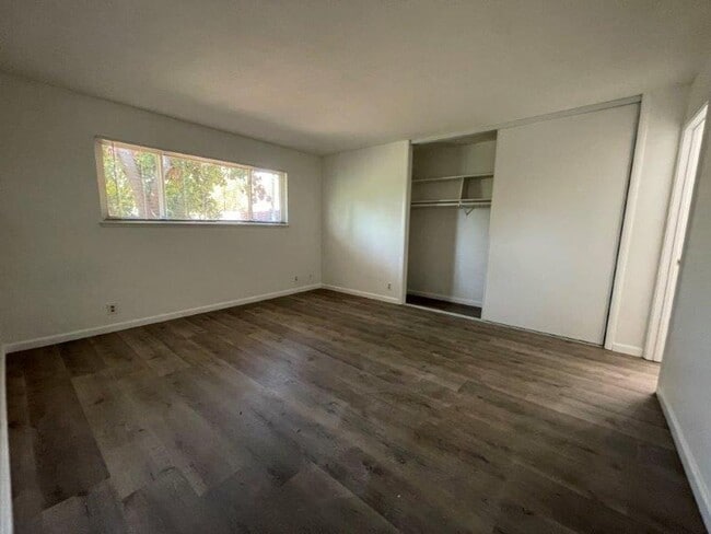 Building Photo - Great 3 Bed 2 Bath in Arden Arcade